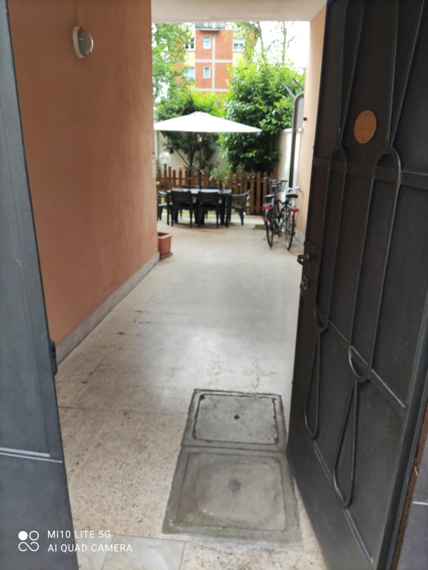 Hostal D'Annunzio House Cesano Boscone Exterior foto